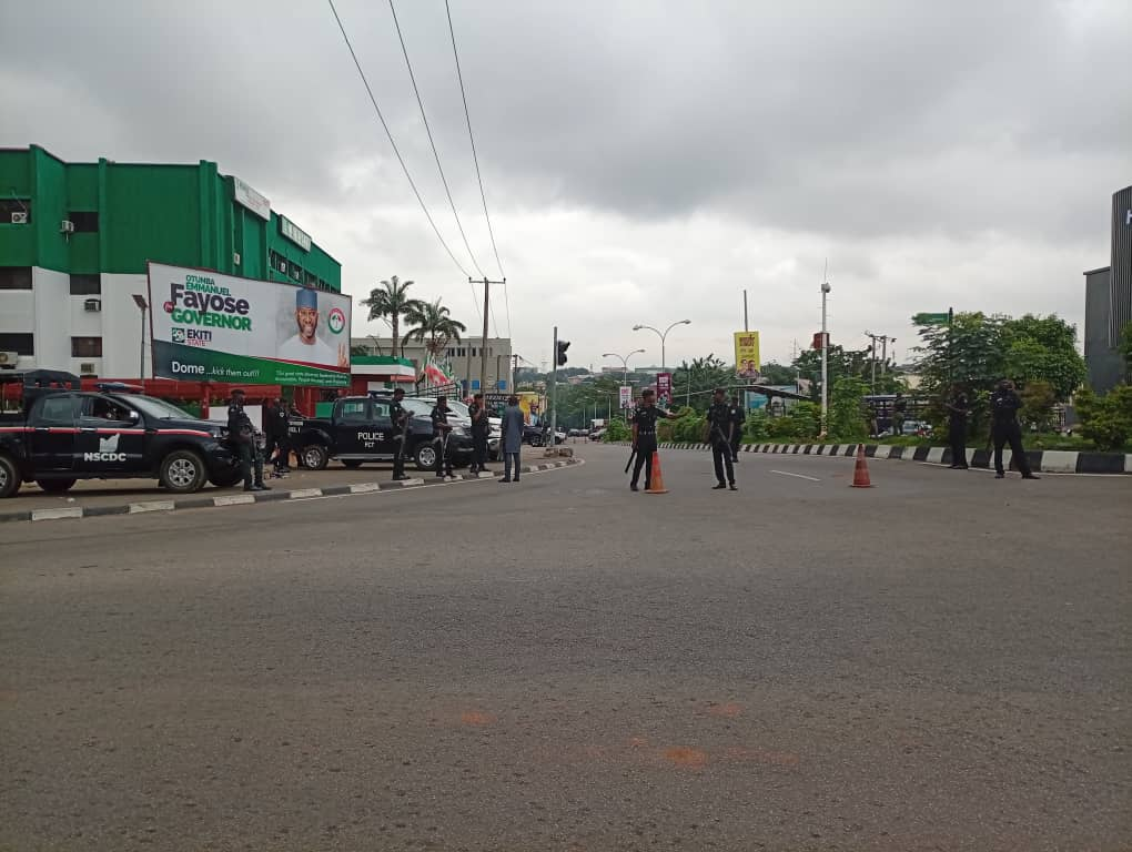 [Just in] NEC meeting: Tension rises as heavy security takes over PDP secretariat