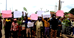 Protest in Osun over alleged Amotekun’s arrest, detention of community chiefs