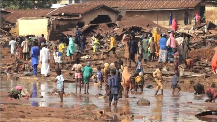 Mokwa flood victims lament poor food, camp conditions Mokwa flood victims lament poor food, camp conditions