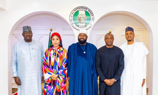 Banks’ CEOs donate relief materials to Mokwa flood victims