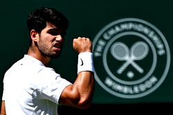 Alcaraz subdues Fritz to reach third successive Wimbledon final