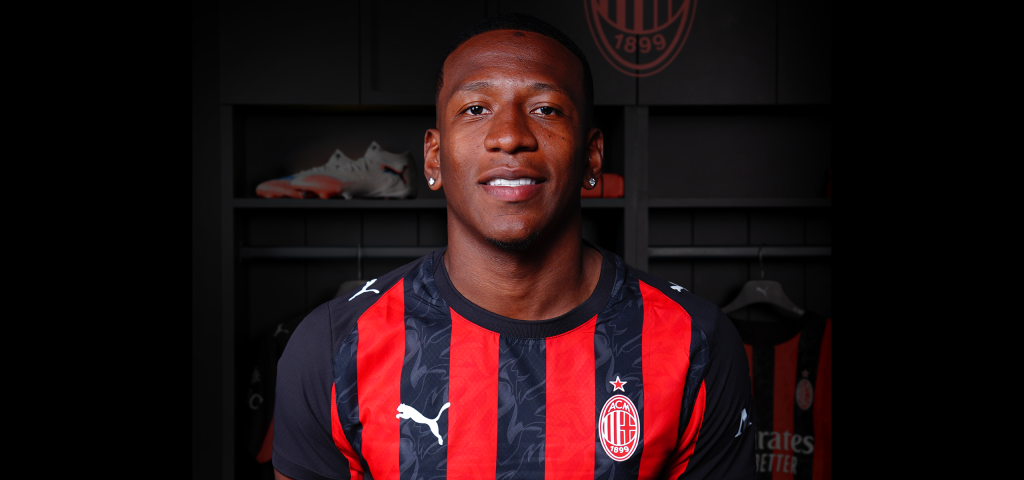 Estupinan completes switch to AC Milan from Brighton