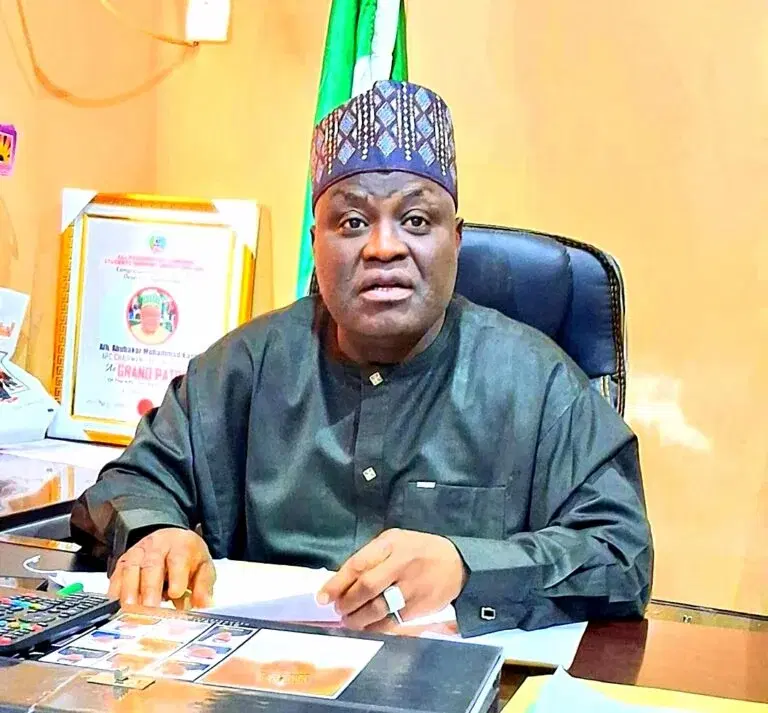 APC reinstates Kebbi Gov’s aide suspended for bringing snake to govt house