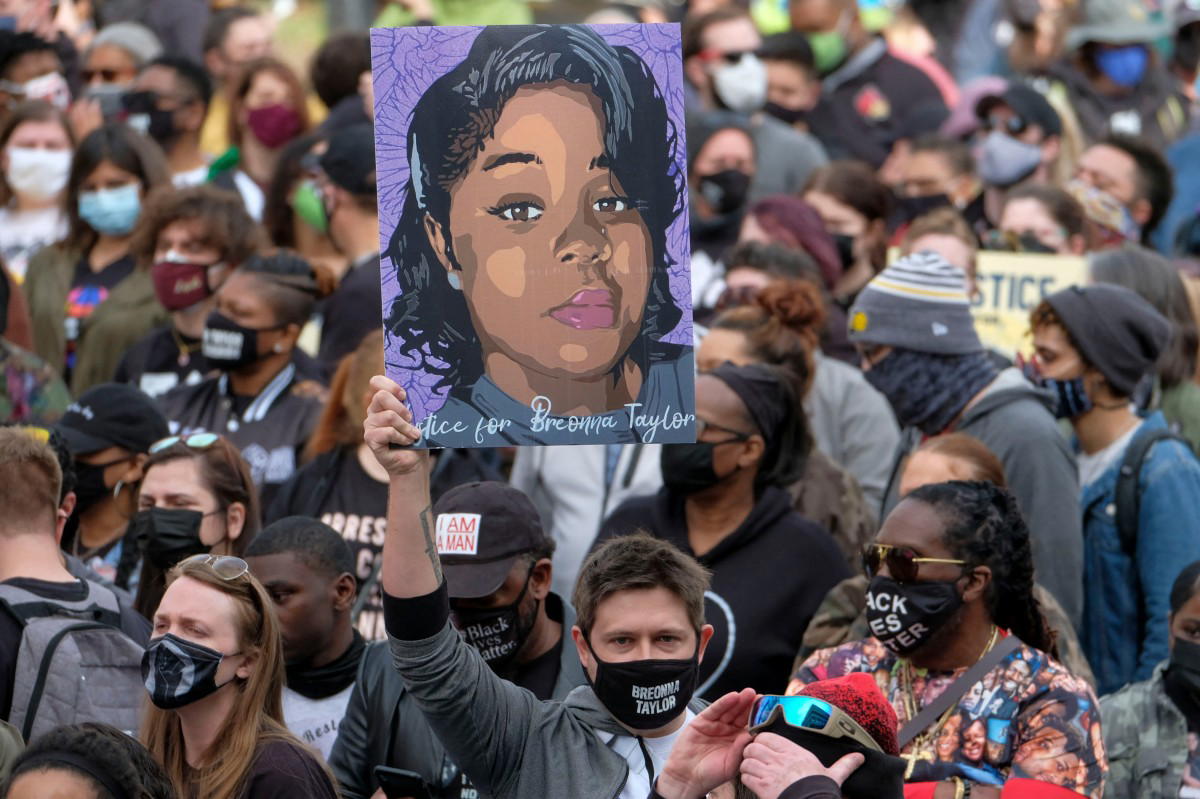 Justice for Breonna Taylor" rally, memorial and march marks one year anniversary of her shooting death