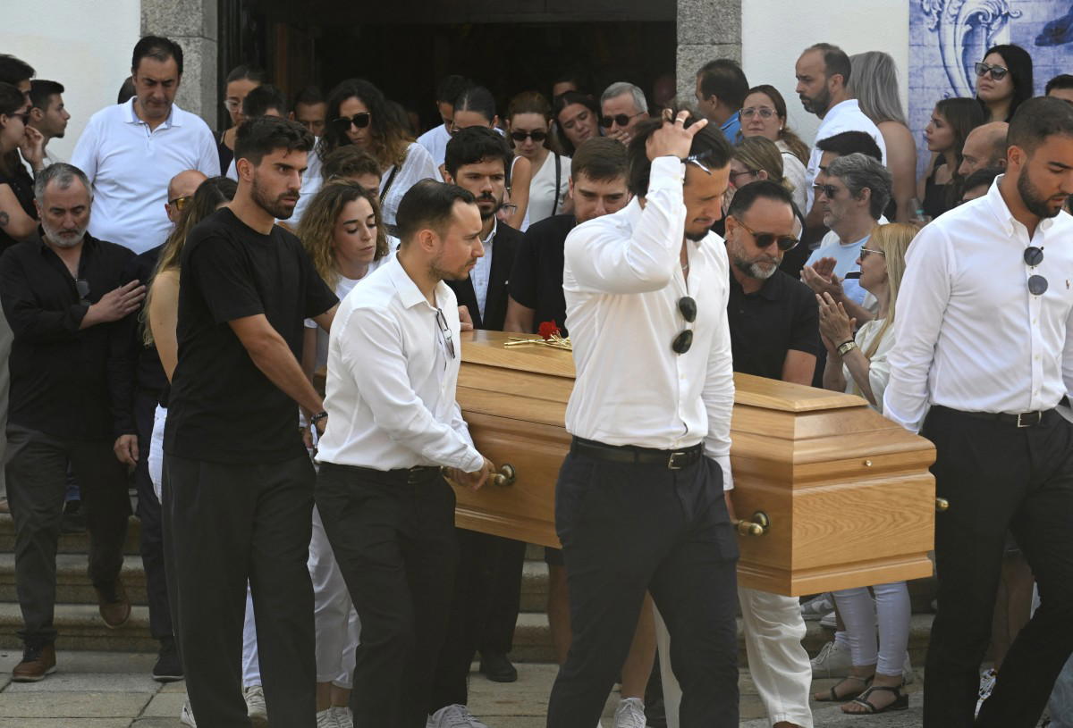 Photos: Liverpool star Diogo Jota, brother buried in Portugal - Vanguard  News