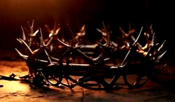 Thorns and Crown: Blend of artistic innovation with deep-rooted African tradition