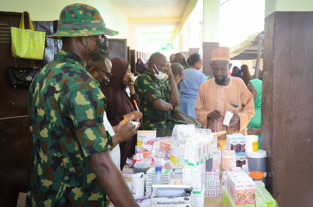 Nigerian Army reaches out to Balle community with free medical outreach