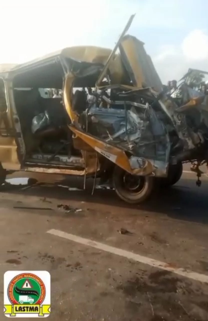 Tragedy as 8 die, 8 injured in head-on collision between bus, truck in Lagos