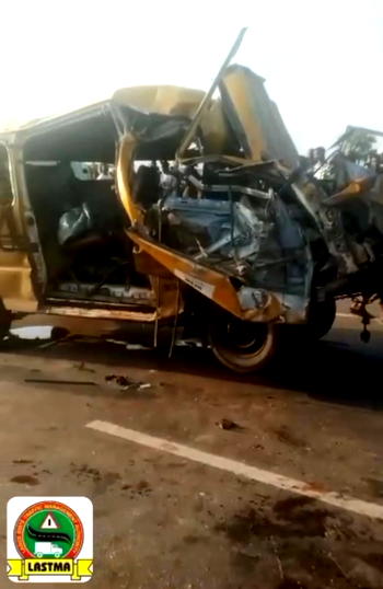 Tragedy as 8 die, 8 injured in head-on collision between bus, truck in Lagos