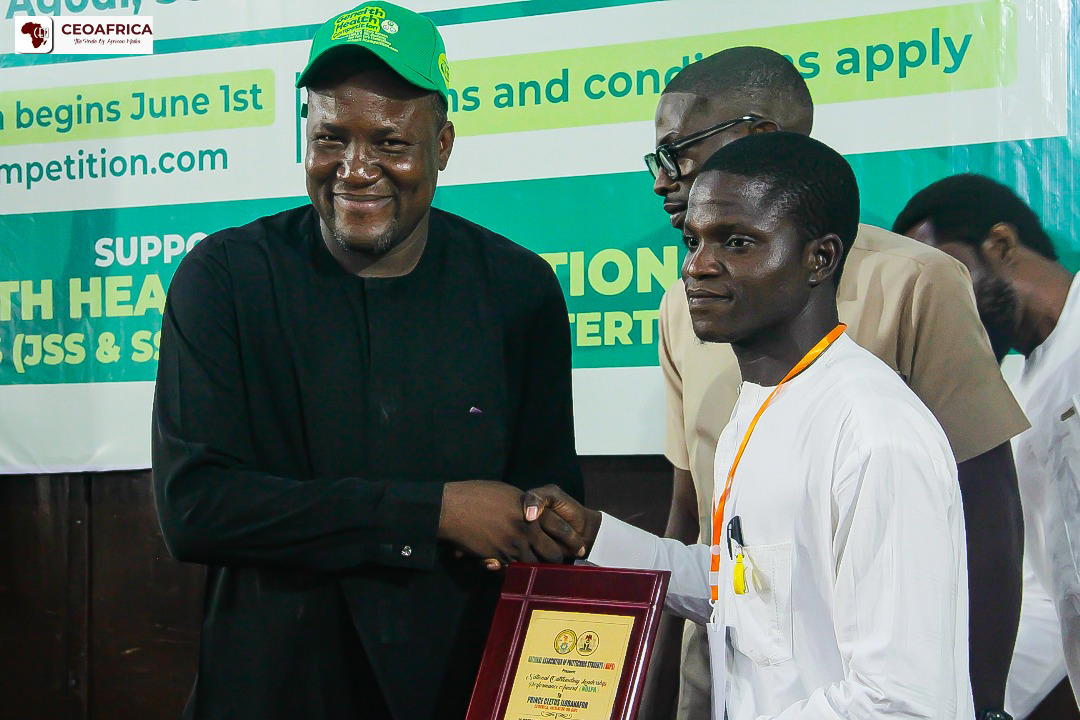 Ilobanafor, Umenwa honoured with NAPS leadership award for youth, health impact