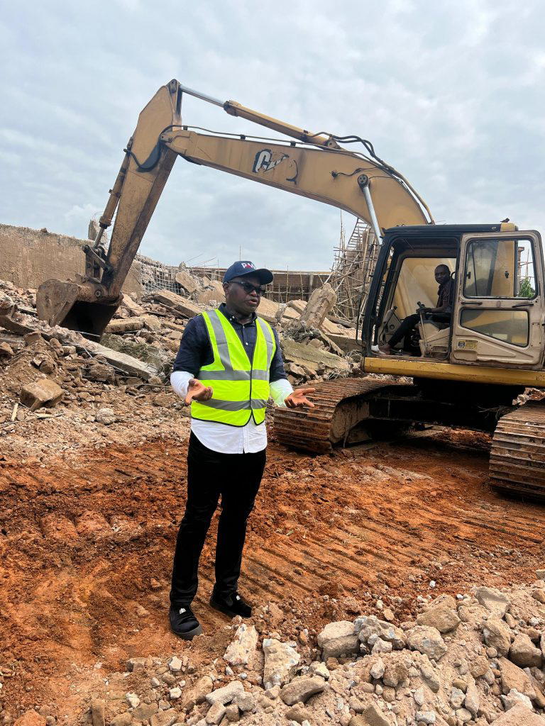 Enugu State Govt demolishes substandard smart school in Isi-Uzo LGA