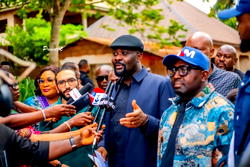 Senator Ngwu calls on FG to complete abandoned road projects in Enugu