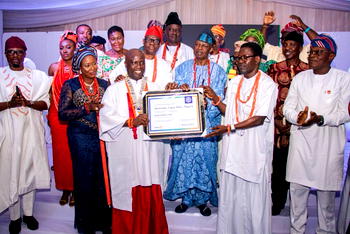 Akowonjo Rotary Club inducts 40th president, as Amowie vows to carry out community projects