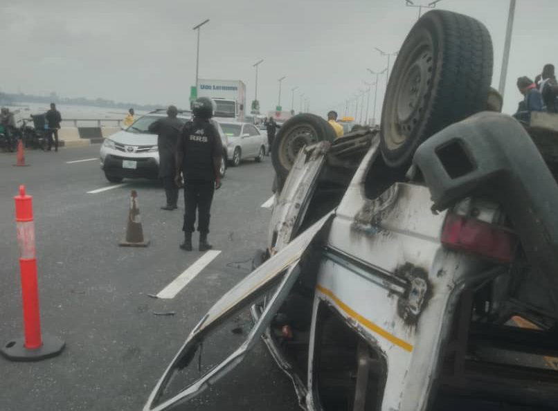 Eight passengers escape death in auto crash on 3rd Mainland Bridge
