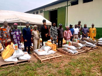 Ogun, SAPZ distribute inputs to farmers