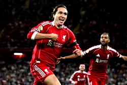 Liverpool strike late to beat Bournemouth 4-2 in Premier League opener