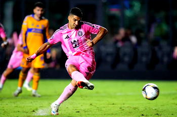 Luis Suarez signs new Inter Miami contract