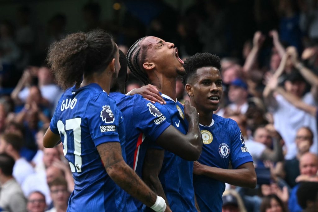 Chelsea benefit from VAR controversy to beat Fulham 2-0
