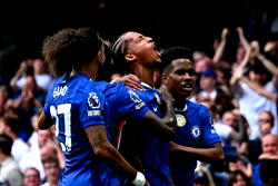 Chelsea benefit from VAR controversy to beat Fulham 2-0