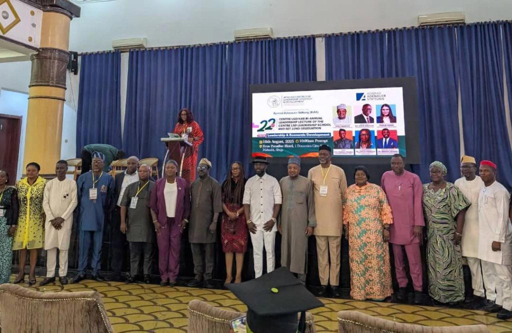 Bagudu at graduation of Centre LSD School of Leadership