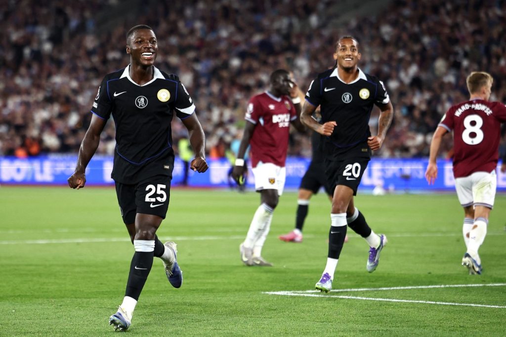 EPL: Chelsea crush West Ham 5-1 to go top