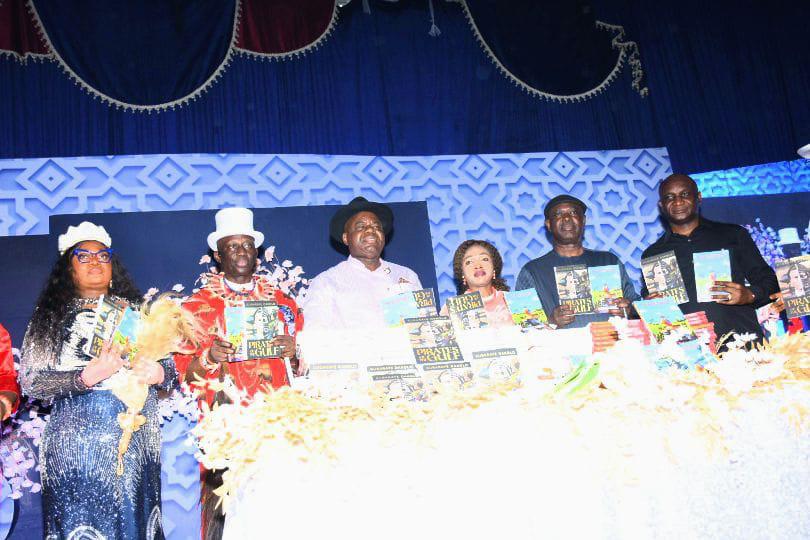 Douye Diri at King Dakolo event