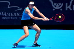 Rybakina rips No.1 Sabalenka to book Cincinnati semi with Swiatek