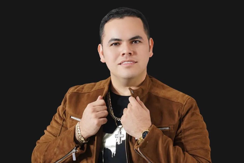 Singer who glorified drug lords shot dead in Mexico