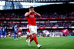 EPL: Gyokeres scores twice as Arsenal rout Leeds