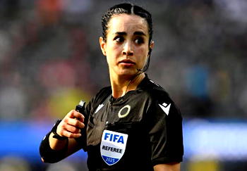 Mexican president backs threatened female football referee