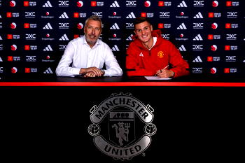 Manchester United sign forward Benjamin Sesko