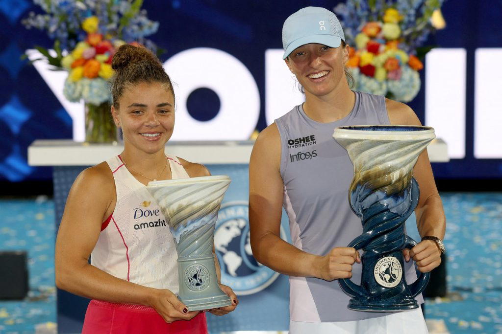 Swiatek beats Paolini to clinch WTA Cincinnati Open title