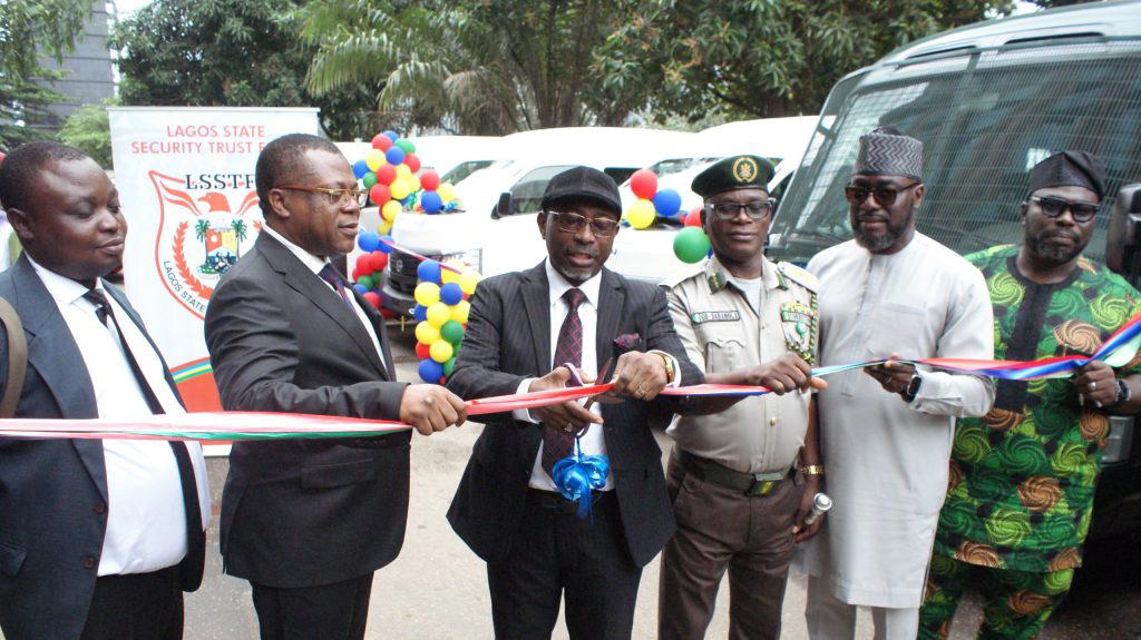 Sanwo-Olu boosts justice delivery with operational buses for justice ministry