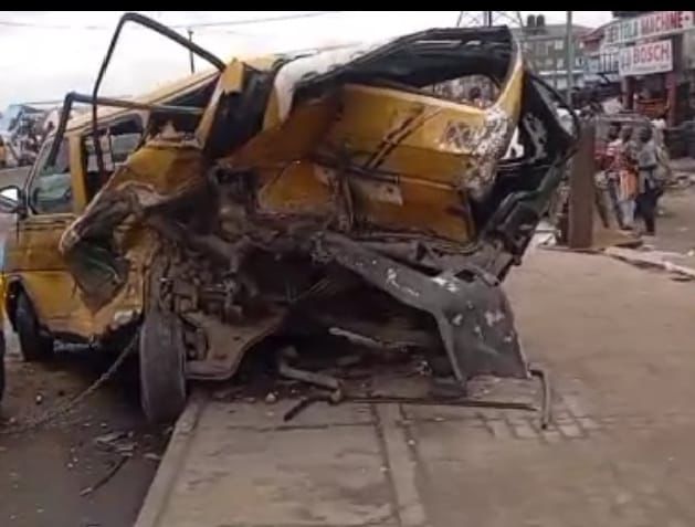 Driver dies as car rams into bus at Mile 2