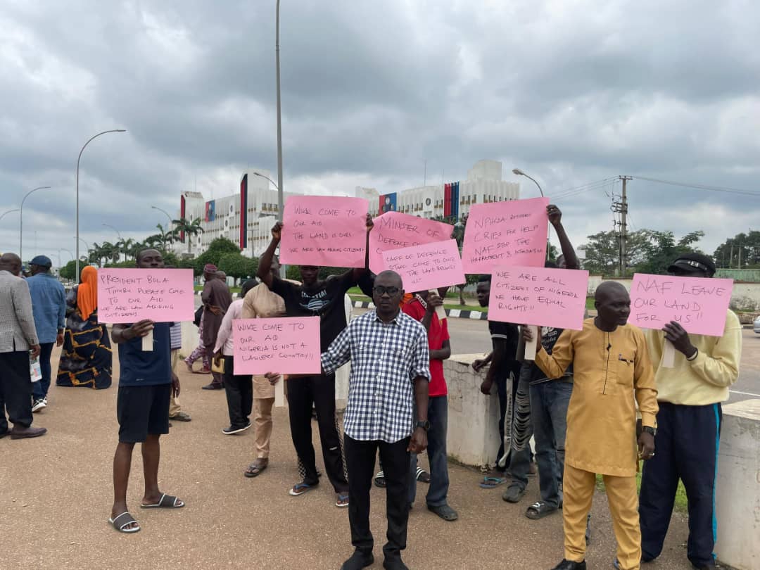Protest at Defence HQ over disputed land in Abuja