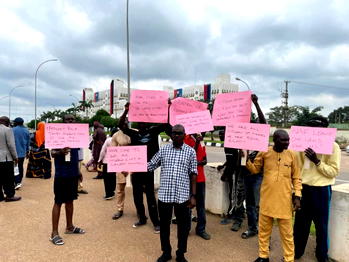 Protest at Defence HQ over disputed land in Abuja
