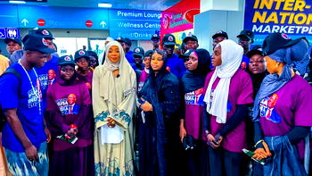 200 Niger-East students jet out on Senator Sani Musa’s scholarship