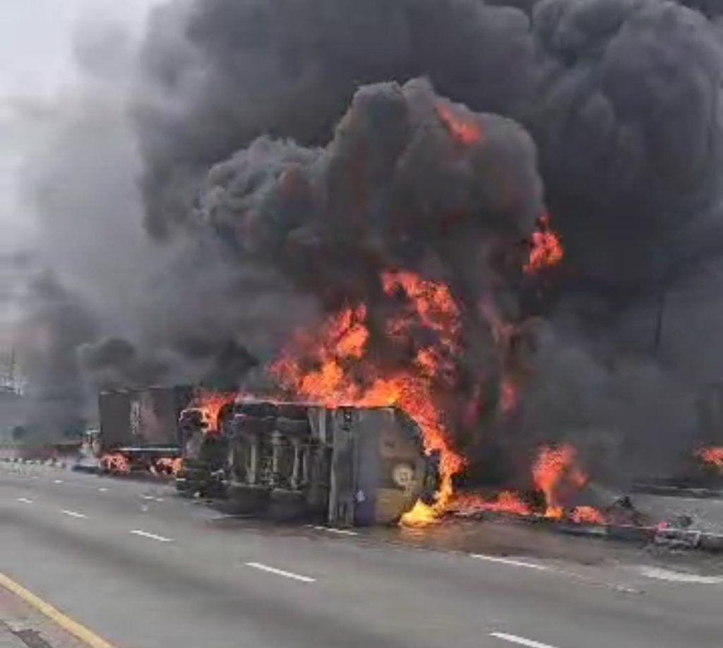 3 Escape death as tanker inferno shuts down Apapa-Oshodi expressway