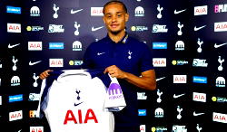 Spurs sign Dutch midfielder Simons in boost for new boss Frank