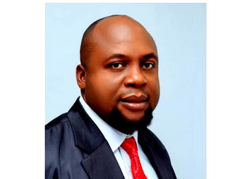 Police officers applaud Uzo-Uwani LG chairman on security, infrastructure