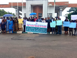 UniAbuja lecturers join nationwide protest over unpaid salaries, arrears