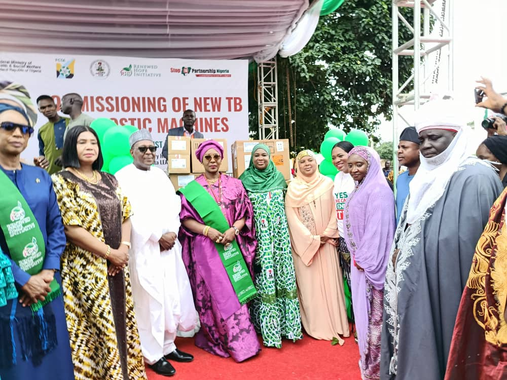 First lady donates 10 TB diagnostic machines, ₦1bn to FCTA