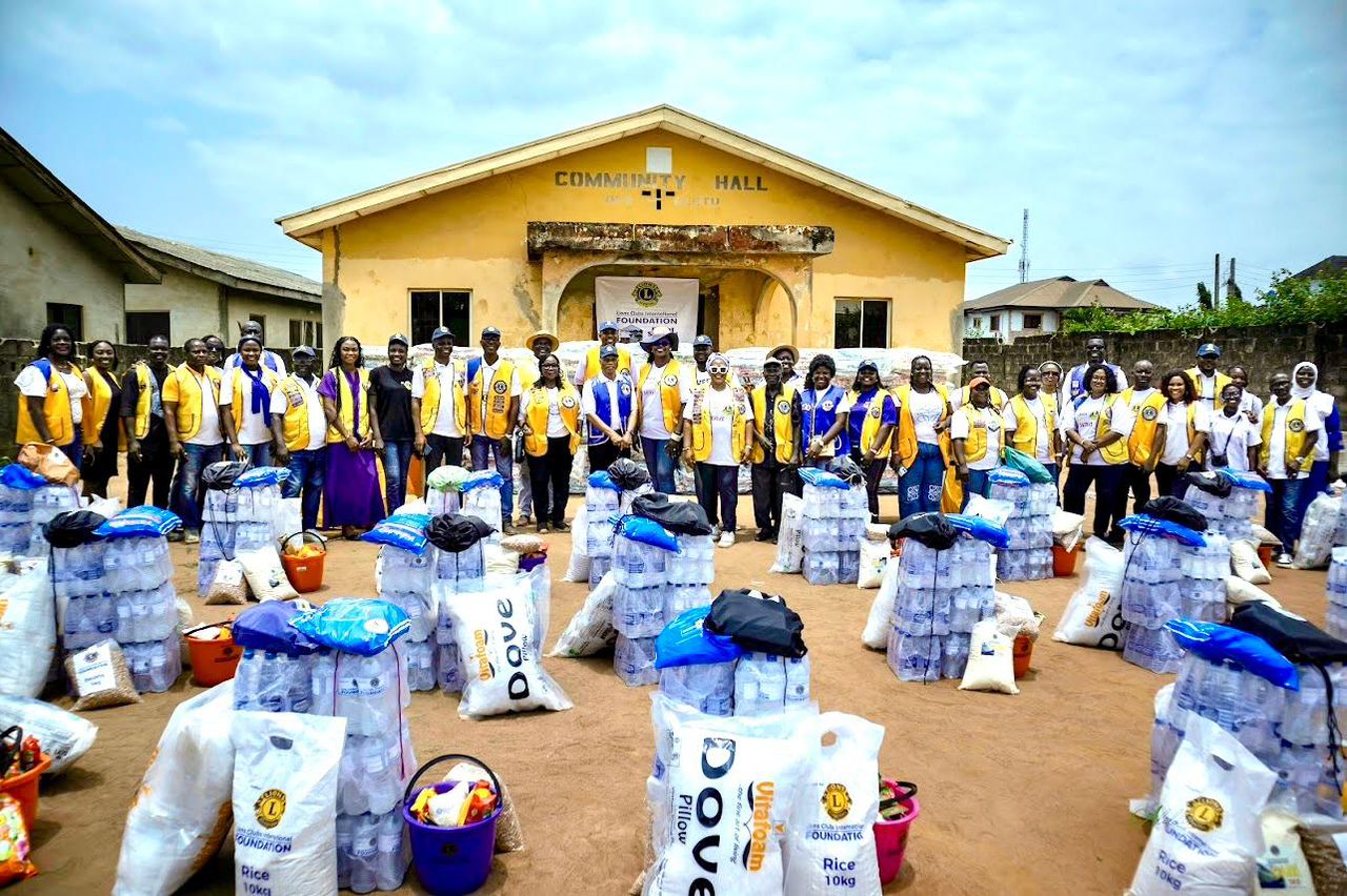 Ijede, Ikorodu flood victims get relief materials