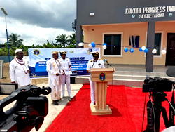 Navy donates secretariat to KPU, appeals for greater collaboration