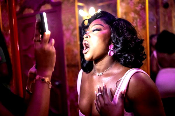 In Nigeria's nightclubs, bathroom selfie is king - or, rather, queen