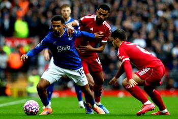 Man Utd beat Chelsea 2-1