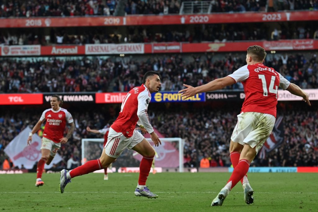 Martinelli scores late to earn Arsenal 1-1 draw with Man City