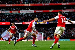 Martinelli scores late to earn Arsenal 1-1 draw with Man City