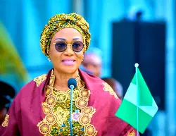 2026: Tinubu’s wife unveils First Baby, presents birth certificate