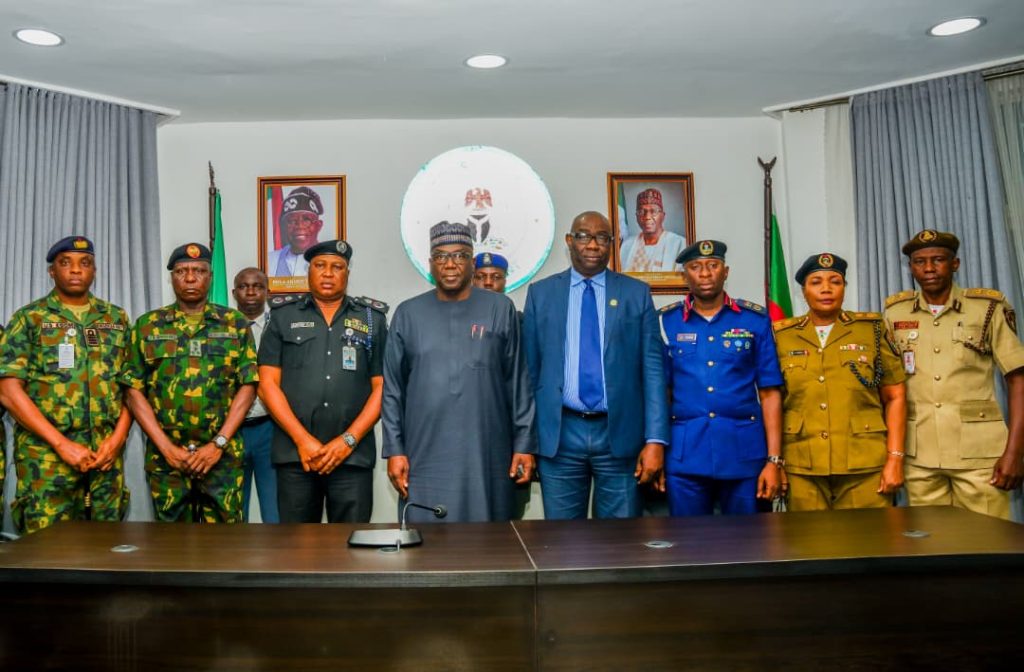 Gov AbdulRazaq holds security meeting, commends operatives amid clearance op, arrests